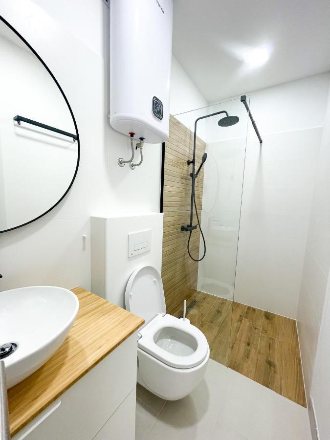 Modern Studio Overlooking Downtown Makarska Exterior foto